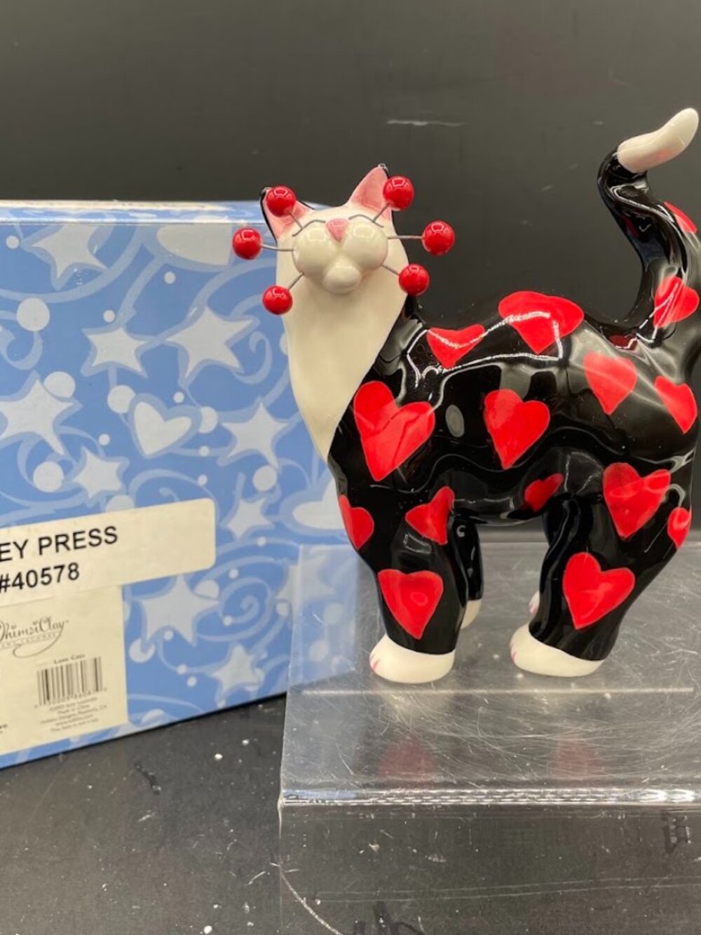 2002 Amy Lacombe Whimsiclay Midnight Love Hearts Cat #86087 Cat in Box